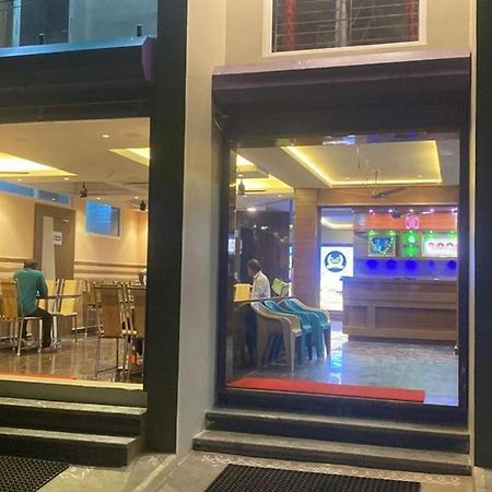 Hotel Madigai Тханджавур Екстер'єр фото